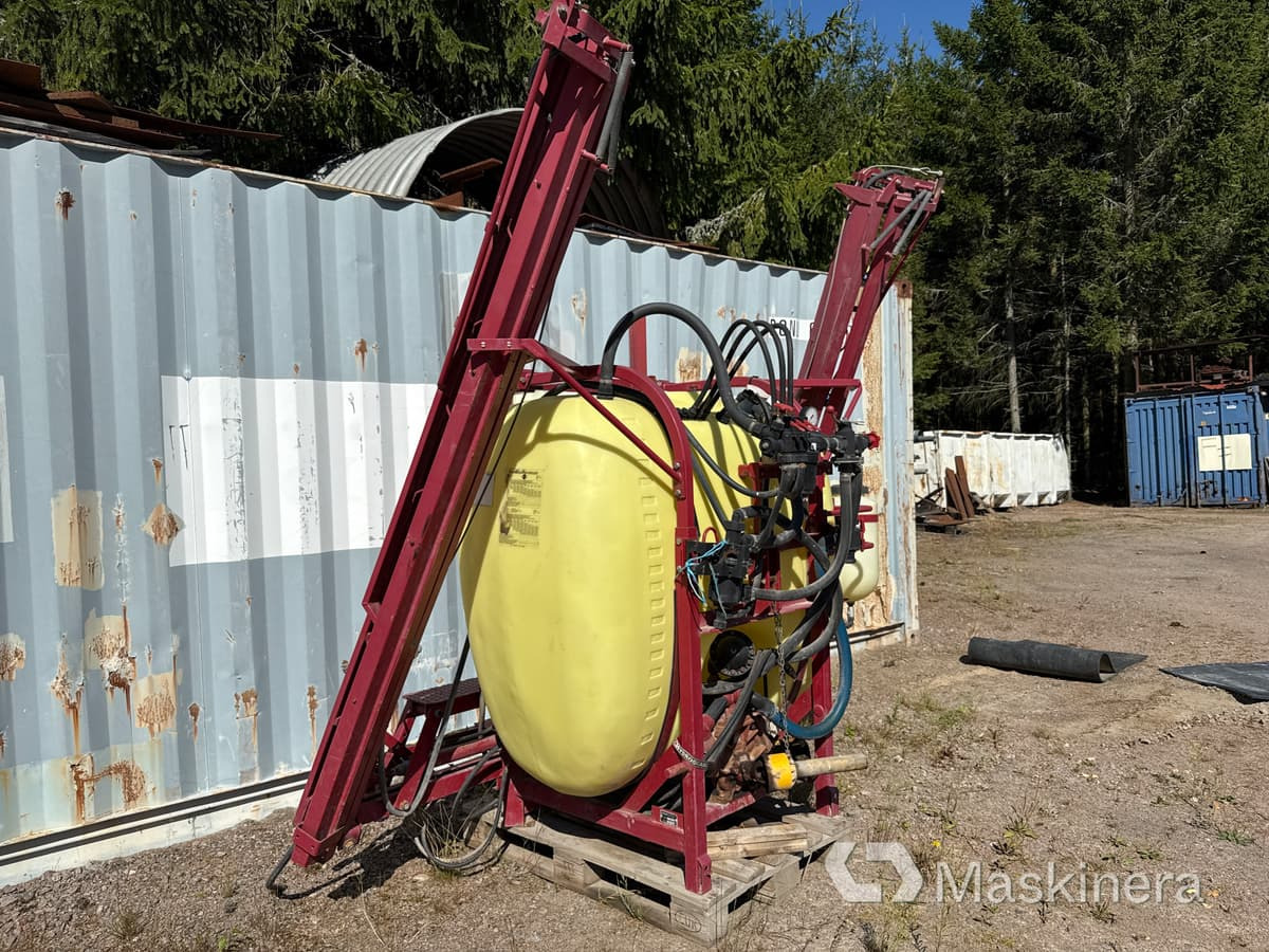 Växtskyddsspruta Hardi LXY1000 - Pulverizador suspendido: foto 1 Växtskyddsspruta Hardi LXY1000 - Pulverizador suspendido: foto 1