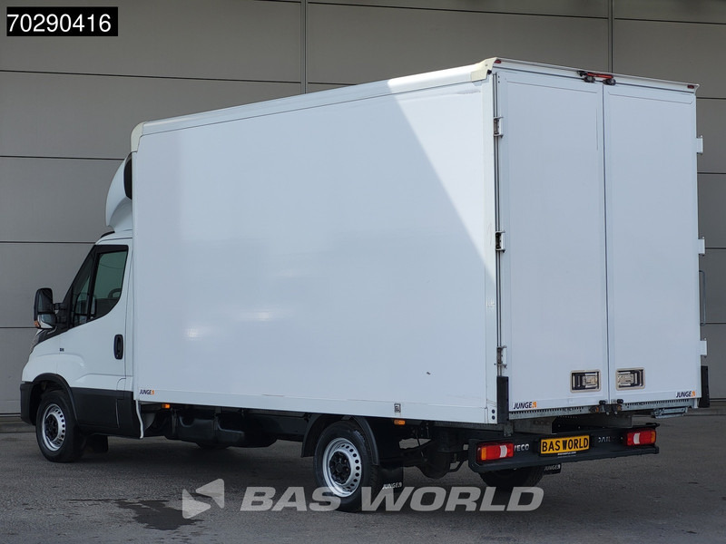 Iveco Daily 35S16 Automaat Bakwagen Achterdeuren 160PK Airco Camera Euro6 Meubelbak Koffer 21m3 Airco - Furgoneta caja cerrada: foto 2 Iveco Daily 35S16 Automaat Bakwagen Achterdeuren 160PK Airco Camera Euro6 Meubelbak Koffer 21m3 Airco - Furgoneta caja cerrada: foto 2