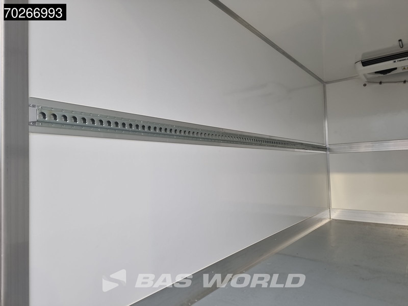 Furgoneta frigorifica nuevo Iveco Daily 35S18 3.0L Laadklep Koelwagen Vriezer Thermoking V-200 MAX 220V stekker -18 LED Navi Airco ACC Koel Koeler Kühler Kühlwagen Kühl: foto 8 Furgoneta frigorifica nuevo Iveco Daily 35S18 3.0L Laadklep Koelwagen Vriezer Thermoking V-200 MAX 220V stekker -18 LED Navi Airco ACC Koel Koeler Kühler Kühlwagen Kühl: foto 8