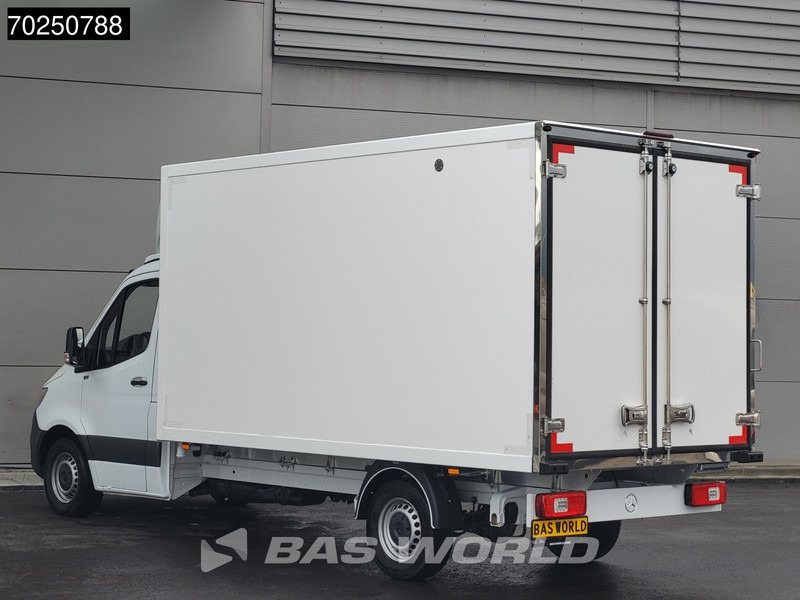 Mercedes-Benz Sprinter 317 CDI Koelwagen Automaat Zijdeur 2025-Model Thermo King V-300max 230v-Stekker 170PK Airco Cruise MBUX CarPlay Euro6 Koel Koele - Furgoneta frigorifica: foto 3 Mercedes-Benz Sprinter 317 CDI Koelwagen Automaat Zijdeur 2025-Model Thermo King V-300max 230v-Stekker 170PK Airco Cruise MBUX CarPlay Euro6 Koel Koele - Furgoneta frigorifica: foto 3