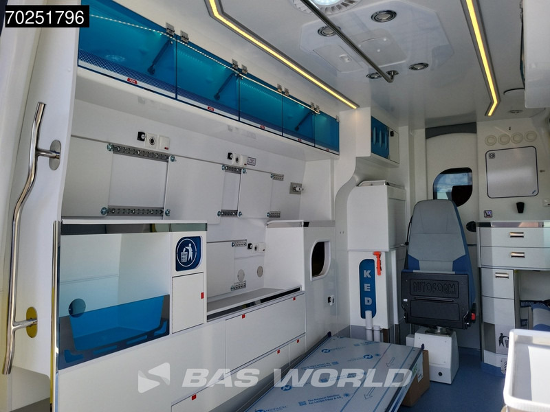 Mercedes-Benz Sprinter 319 CDI Automaat L2H2 New! Ambulance Ziekenwagen Rettungswagen Krankenwagen 10m3 Airco Cruise control - Ambulancia: foto 5 Mercedes-Benz Sprinter 319 CDI Automaat L2H2 New! Ambulance Ziekenwagen Rettungswagen Krankenwagen 10m3 Airco Cruise control - Ambulancia: foto 5