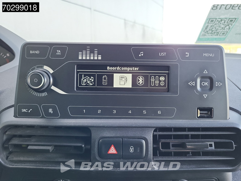Furgoneta pequeña Peugeot Partner 80PK L1H1 Trekhaak Imperiaal Airco Parkeersensoren APK 08-2026 Euro6 L1 Kompakt Airco Trekhaak: foto 15 Furgoneta pequeña Peugeot Partner 80PK L1H1 Trekhaak Imperiaal Airco Parkeersensoren APK 08-2026 Euro6 L1 Kompakt Airco Trekhaak: foto 15