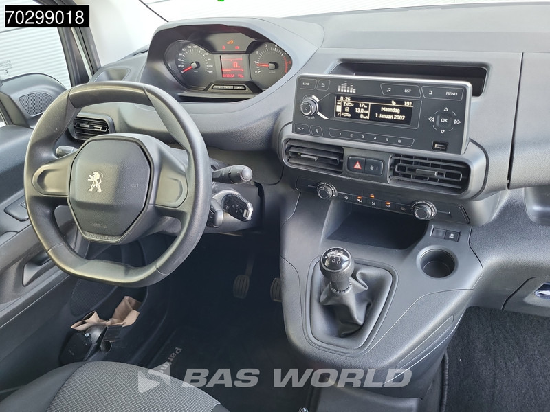 Furgoneta pequeña Peugeot Partner 80PK L1H1 Trekhaak Imperiaal Airco Parkeersensoren APK 08-2026 Euro6 L1 Kompakt Airco Trekhaak: foto 11 Furgoneta pequeña Peugeot Partner 80PK L1H1 Trekhaak Imperiaal Airco Parkeersensoren APK 08-2026 Euro6 L1 Kompakt Airco Trekhaak: foto 11