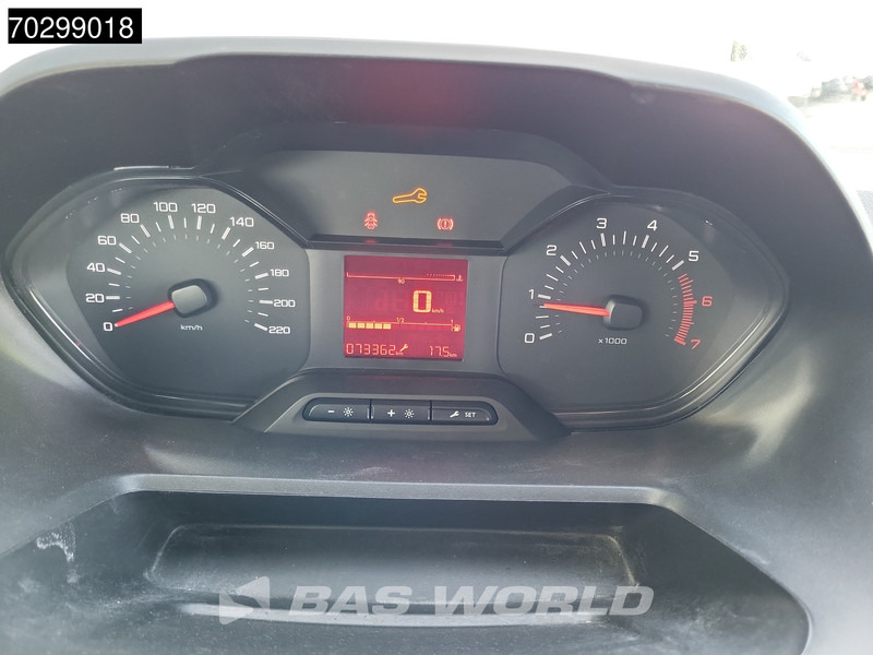 Furgoneta pequeña Peugeot Partner 80PK L1H1 Trekhaak Imperiaal Airco Parkeersensoren APK 08-2026 Euro6 L1 Kompakt Airco Trekhaak: foto 18 Furgoneta pequeña Peugeot Partner 80PK L1H1 Trekhaak Imperiaal Airco Parkeersensoren APK 08-2026 Euro6 L1 Kompakt Airco Trekhaak: foto 18