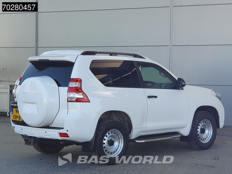 Toyota Land Cruiser 2.8 D-4D 177 PK Euro6 3DRS VAN 3.5t trekhaak Warn Lier Airco PDC 2m3 Airco Trekhaak - Furgoneta pequeña: foto 5 Toyota Land Cruiser 2.8 D-4D 177 PK Euro6 3DRS VAN 3.5t trekhaak Warn Lier Airco PDC 2m3 Airco Trekhaak - Furgoneta pequeña: foto 5