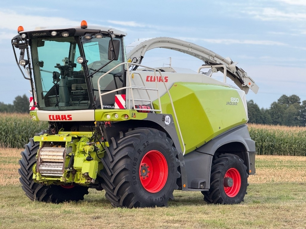 Claas Jaguar 850 Allrad - Cosechadora de forraje: foto 1 Claas Jaguar 850 Allrad - Cosechadora de forraje: foto 1