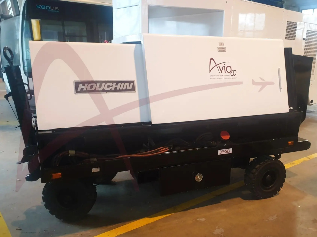 HOUCHIN 490-90 - Unidad de potencia en tierra: foto 1 HOUCHIN 490-90 - Unidad de potencia en tierra: foto 1