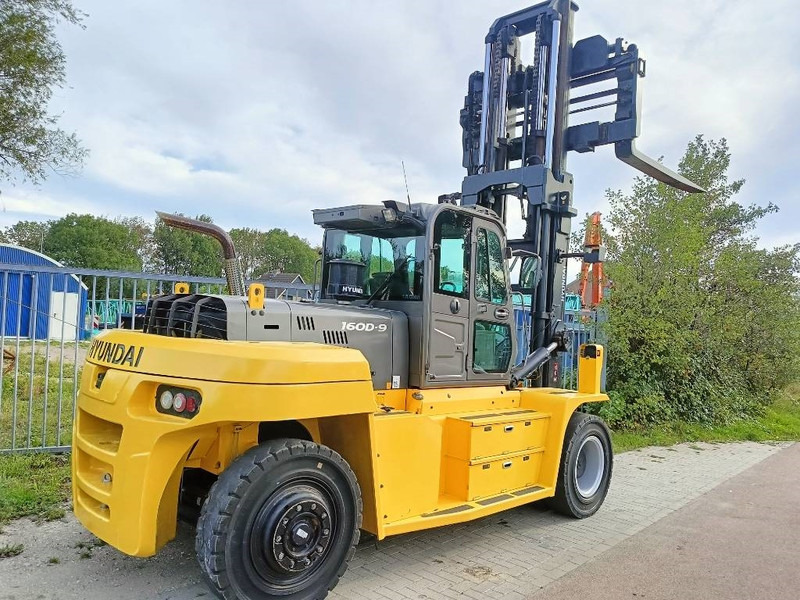 Hyundai 160 D-9 heftruck forklift stapler 16 ton CE - Carretilla elevadora diésel: foto 2 Hyundai 160 D-9 heftruck forklift stapler 16 ton CE - Carretilla elevadora diésel: foto 2