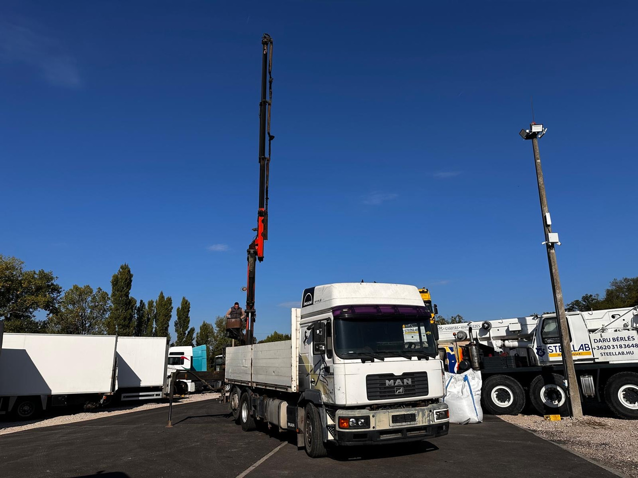 MAN F2000 26.413 Palfinger pk 16000 - Camión grúa: foto 3 MAN F2000 26.413 Palfinger pk 16000 - Camión grúa: foto 3