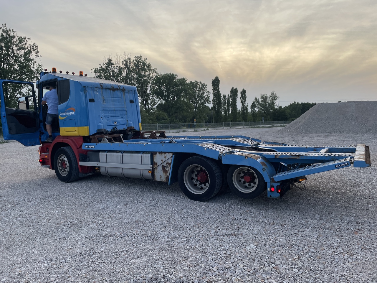 SCANIA 164 480 V8 GS MEPPEL - Camión portavehículos: foto 3 SCANIA 164 480 V8 GS MEPPEL - Camión portavehículos: foto 3