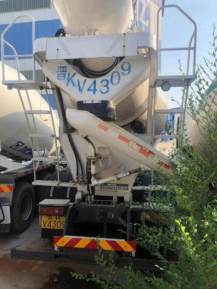 XCMG Official G12V China 12 Cubic Used Concrete Mixer Truck with Good Price - Camión hormigonera: foto 5 XCMG Official G12V China 12 Cubic Used Concrete Mixer Truck with Good Price - Camión hormigonera: foto 5