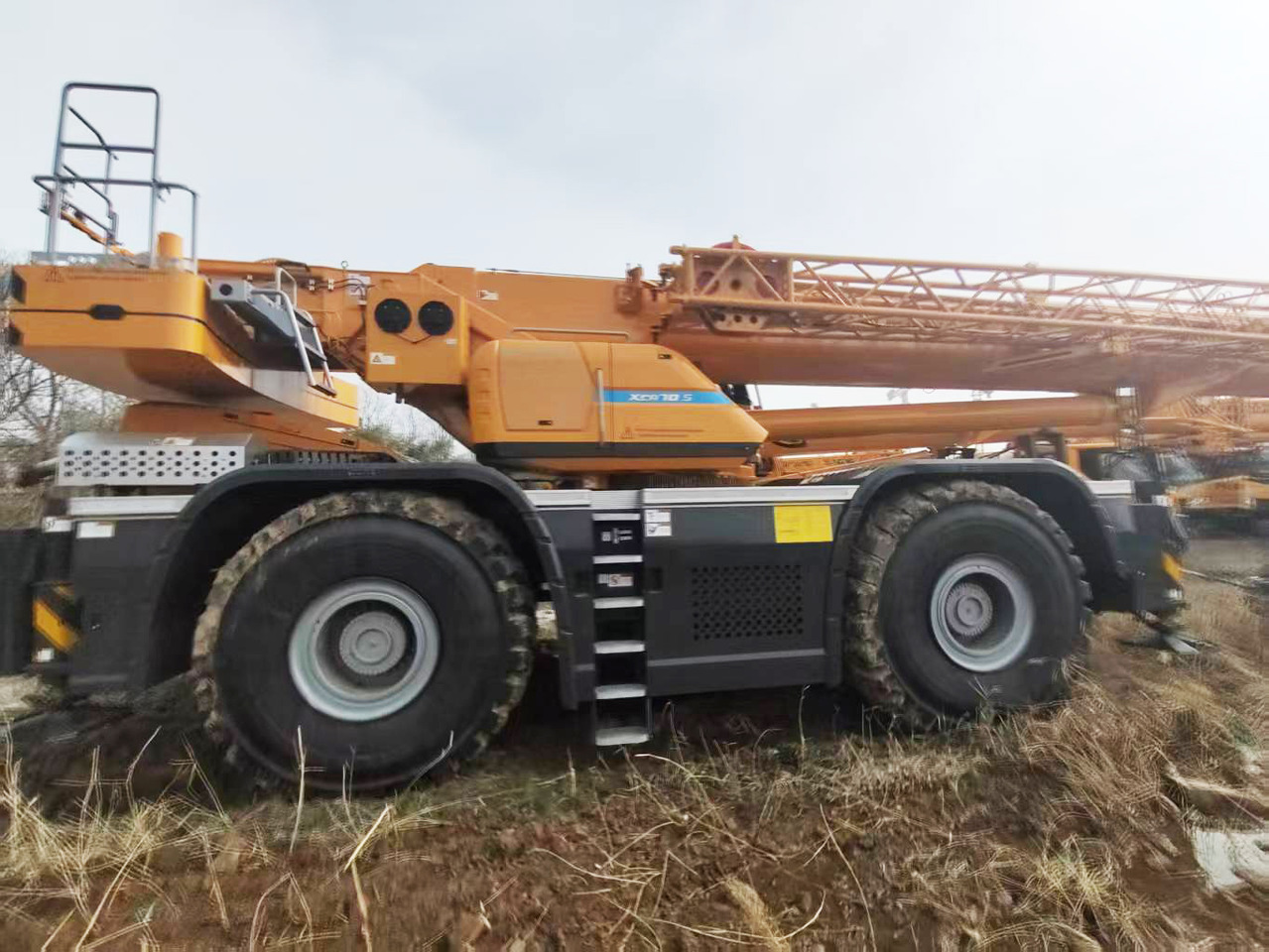 XCMG Official Second Hand Rough Terrain Cranes XCR70_S 70t Truck Crane Price For Sale - Grúa para terrenos difíciles: foto 2 XCMG Official Second Hand Rough Terrain Cranes XCR70_S 70t Truck Crane Price For Sale - Grúa para terrenos difíciles: foto 2