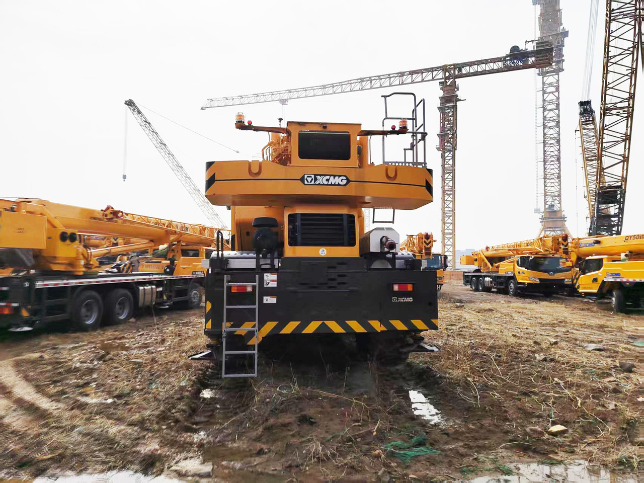 XCMG Official Second Hand Rough Terrain Cranes XCR70_S 70t Truck Crane Price For Sale - Grúa para terrenos difíciles: foto 4 XCMG Official Second Hand Rough Terrain Cranes XCR70_S 70t Truck Crane Price For Sale - Grúa para terrenos difíciles: foto 4