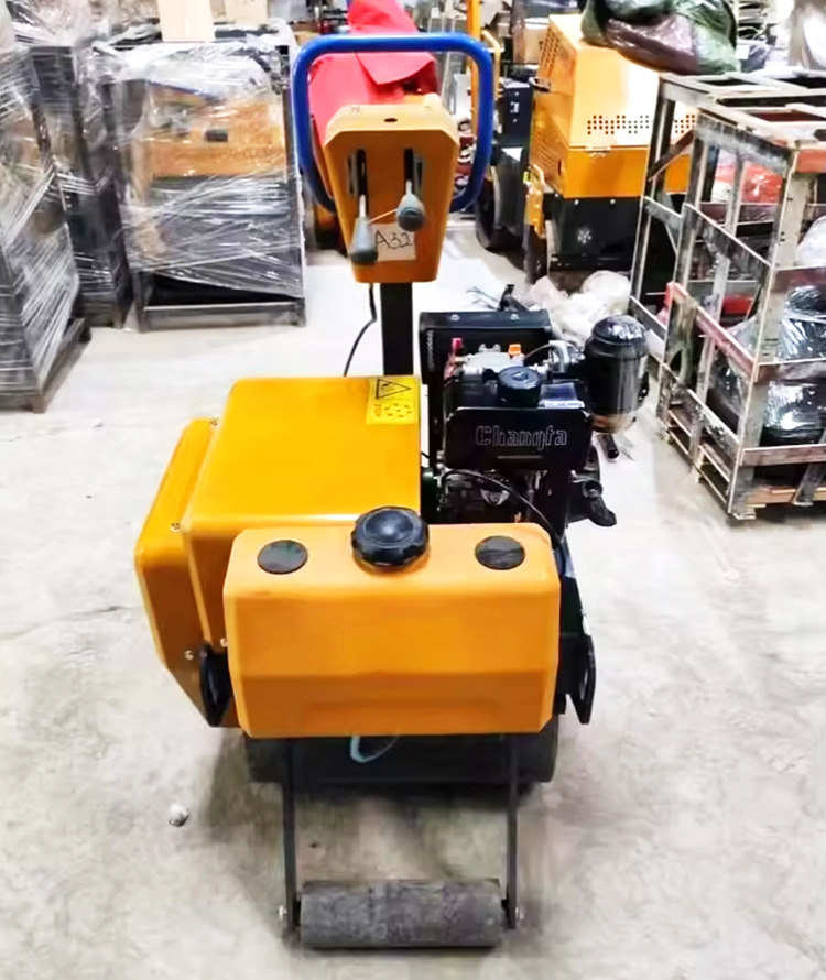 XCMG XMR030 small mini light single drum vibratory road roller - Mini compactadora: foto 4 XCMG XMR030 small mini light single drum vibratory road roller - Mini compactadora: foto 4