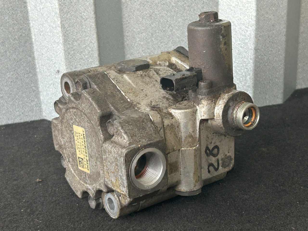 MERCEDES-BENZ ACTROS MP4 POWER STEERING PUMP - Bomba de dirección para Camión: foto 3 MERCEDES-BENZ ACTROS MP4 POWER STEERING PUMP - Bomba de dirección para Camión: foto 3