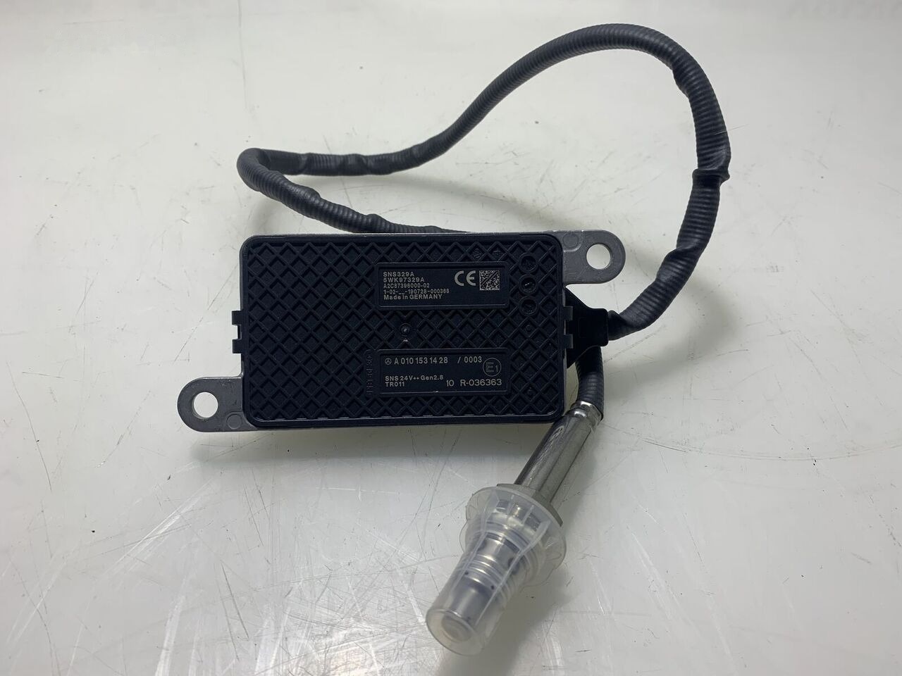 Mercedes-Benz ACTROS A 0101531428 Mercedes-Benz ACTROS truck - Sensor para Camión: foto 2 Mercedes-Benz ACTROS A 0101531428 Mercedes-Benz ACTROS truck - Sensor para Camión: foto 2