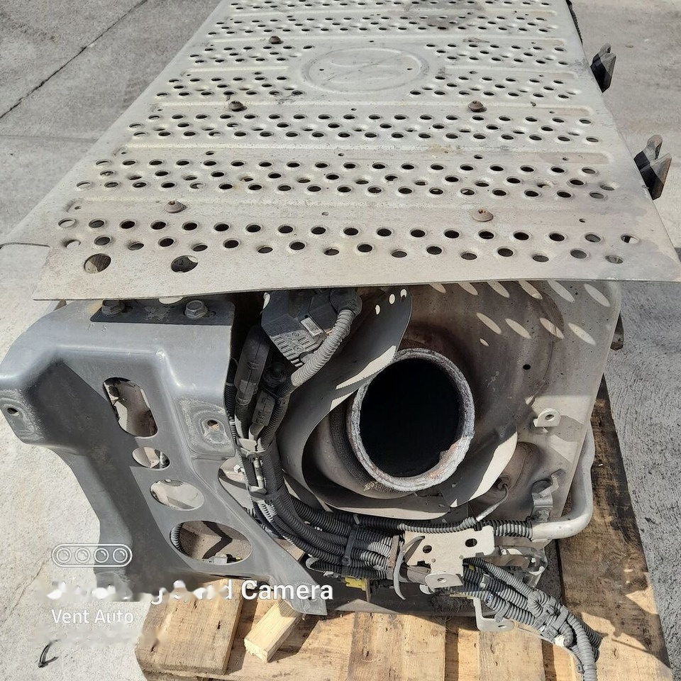 Mercedes-Benz ACTROS MP4 A0054903112 Mercedes-Benz A0054903112 - Convertidor catalítico para Camión: foto 5 Mercedes-Benz ACTROS MP4 A0054903112 Mercedes-Benz A0054903112 - Convertidor catalítico para Camión: foto 5