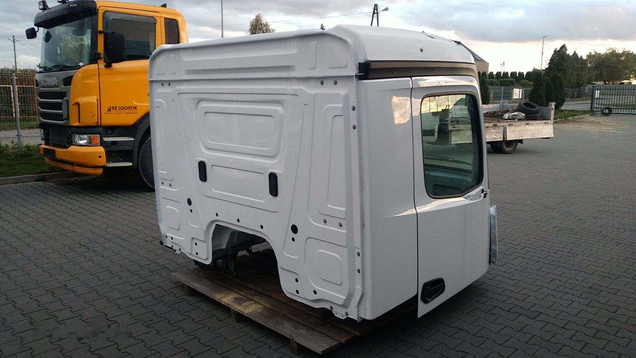 Mercedes-Benz Arocs 8x8 8x6 4x4 6x6 6x4 M Classic Space 320mm Mercedes-Benz AROCS Arocs 8x8 8x6 4x4 6x6 6x4 M Classic Space 320mm truck - Cabina para Camión: foto 4 Mercedes-Benz Arocs 8x8 8x6 4x4 6x6 6x4 M Classic Space 320mm Mercedes-Benz AROCS Arocs 8x8 8x6 4x4 6x6 6x4 M Classic Space 320mm truck - Cabina para Camión: foto 4