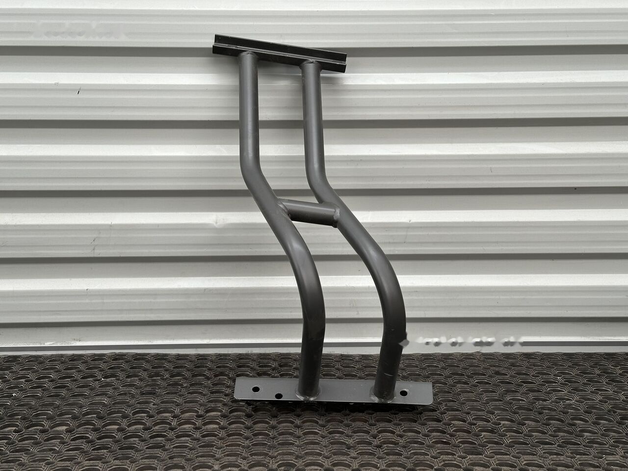 WSPORNIK STOPNIA / STEP SUPPORT IVECO EUROCARGO - Cabina e interior para Camión: foto 1 WSPORNIK STOPNIA / STEP SUPPORT IVECO EUROCARGO - Cabina e interior para Camión: foto 1