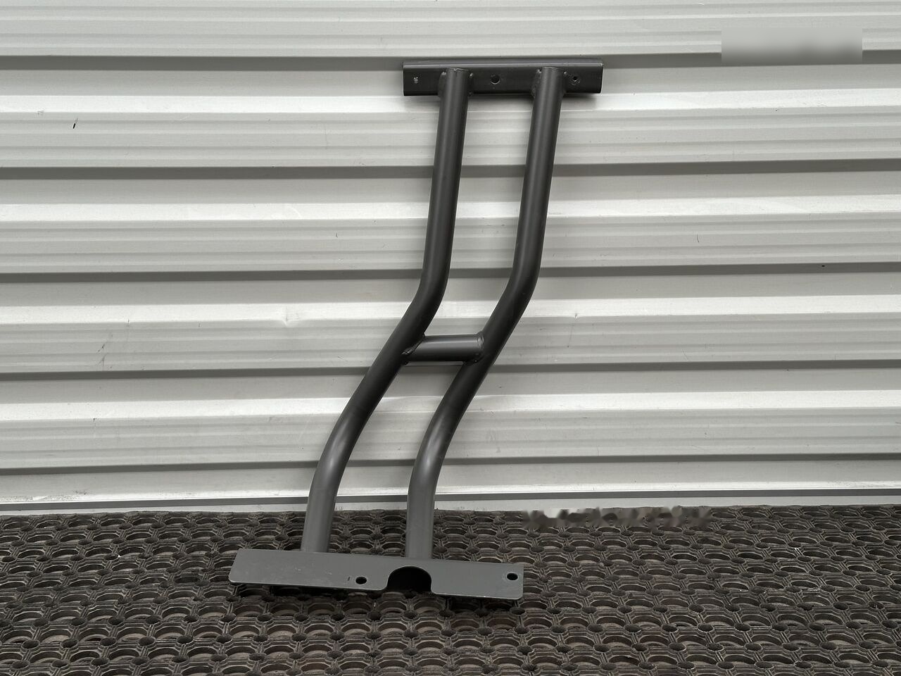 WSPORNIK STOPNIA / STEP SUPPORT IVECO EUROCARGO - Cabina e interior para Camión: foto 2 WSPORNIK STOPNIA / STEP SUPPORT IVECO EUROCARGO - Cabina e interior para Camión: foto 2