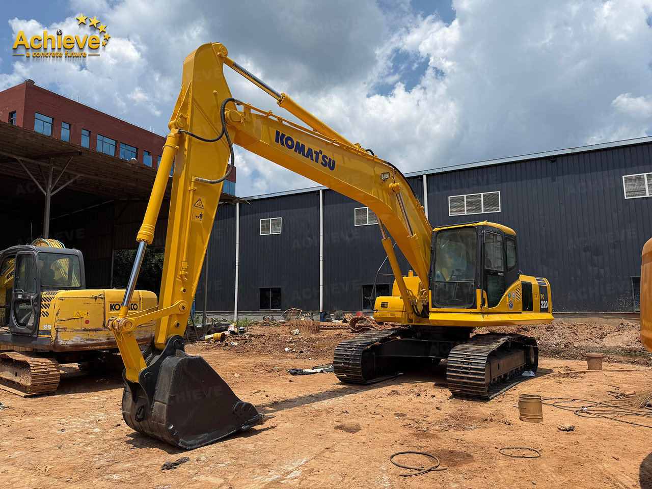 Komatsu PC220-8 1m³ 22tons SAA6D107E-1 110KW 400L【ACHIEVE】 TOP CONDITION!!! - Excavadora de cadenas: foto 4 Komatsu PC220-8 1m³ 22tons SAA6D107E-1 110KW 400L【ACHIEVE】 TOP CONDITION!!! - Excavadora de cadenas: foto 4