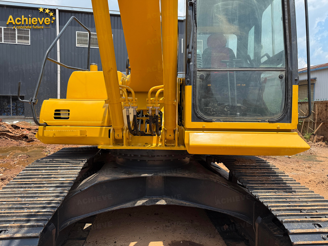 Komatsu PC220-8 1m³ 22tons SAA6D107E-1 110KW 400L【ACHIEVE】 TOP CONDITION!!! - Excavadora de cadenas: foto 5 Komatsu PC220-8 1m³ 22tons SAA6D107E-1 110KW 400L【ACHIEVE】 TOP CONDITION!!! - Excavadora de cadenas: foto 5