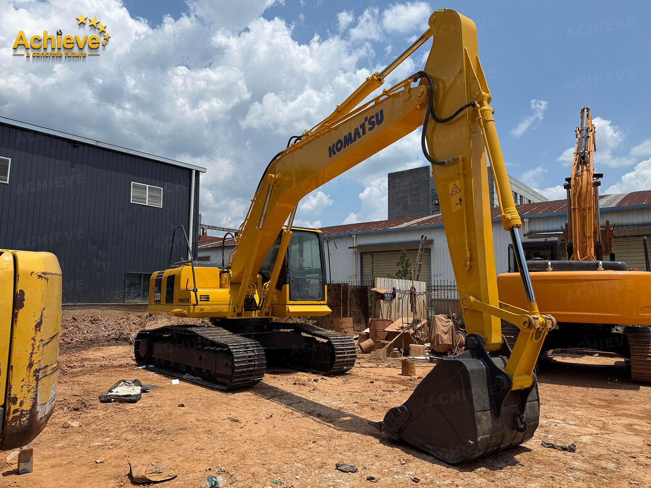 Komatsu PC220-8 1m³ 22tons SAA6D107E-1 110KW 400L【ACHIEVE】 TOP CONDITION!!! - Excavadora de cadenas: foto 1 Komatsu PC220-8 1m³ 22tons SAA6D107E-1 110KW 400L【ACHIEVE】 TOP CONDITION!!! - Excavadora de cadenas: foto 1