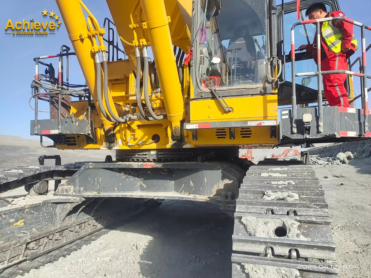 Komatsu 【ACHIEVE】TOP CONDITION!!! PC1250-11R 2023 4500h Horsepower (HP) 758 HP @ 1,800 rpm Operating weight (lbs) 269,300 - 272,600 Bucket Capacity (yd3) 5.3-9.5 - Excavadora de cadenas: foto 4 Komatsu 【ACHIEVE】TOP CONDITION!!! PC1250-11R 2023 4500h Horsepower (HP) 758 HP @ 1,800 rpm Operating weight (lbs) 269,300 - 272,600 Bucket Capacity (yd3) 5.3-9.5 - Excavadora de cadenas: foto 4