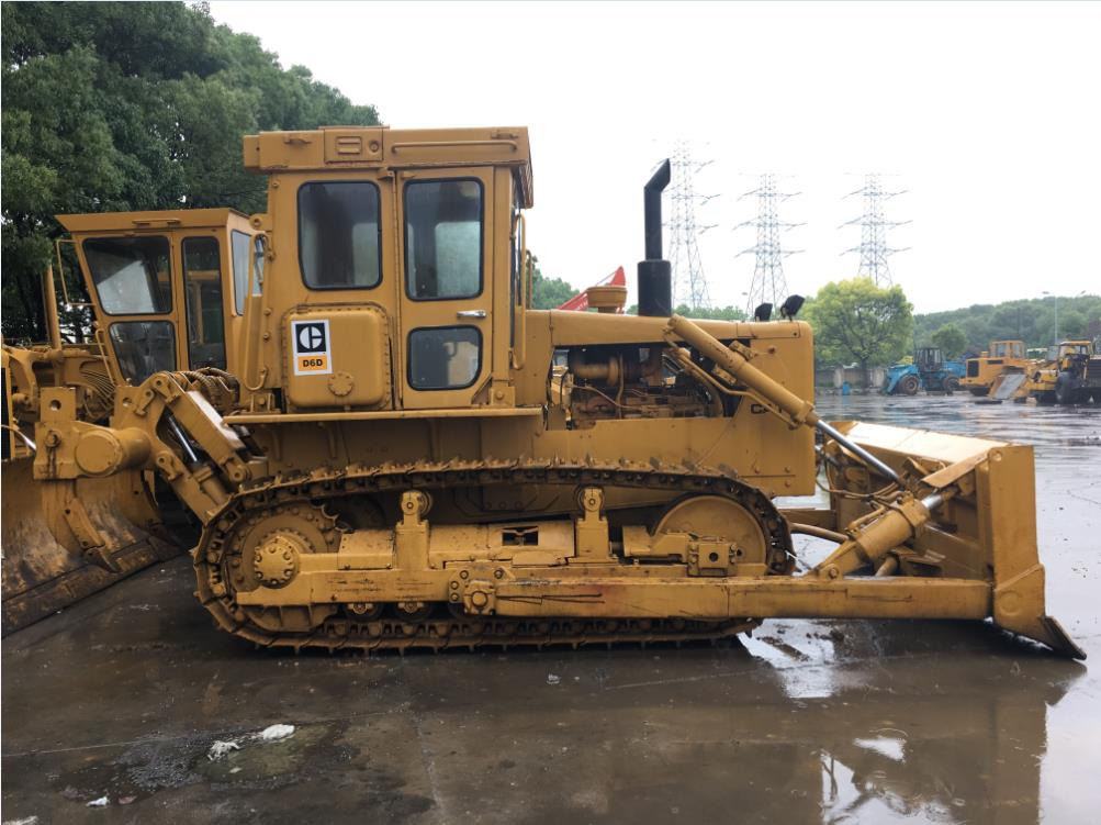 Caterpillar Tracked Tractor Cheap CAT D6D, D6T Bulldozer on Sale - Bulldozer: foto 4 Caterpillar Tracked Tractor Cheap CAT D6D, D6T Bulldozer on Sale - Bulldozer: foto 4
