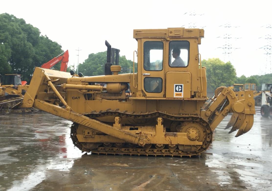 Caterpillar Tracked Tractor Cheap CAT D6D, D6T Bulldozer on Sale - Bulldozer: foto 2 Caterpillar Tracked Tractor Cheap CAT D6D, D6T Bulldozer on Sale - Bulldozer: foto 2