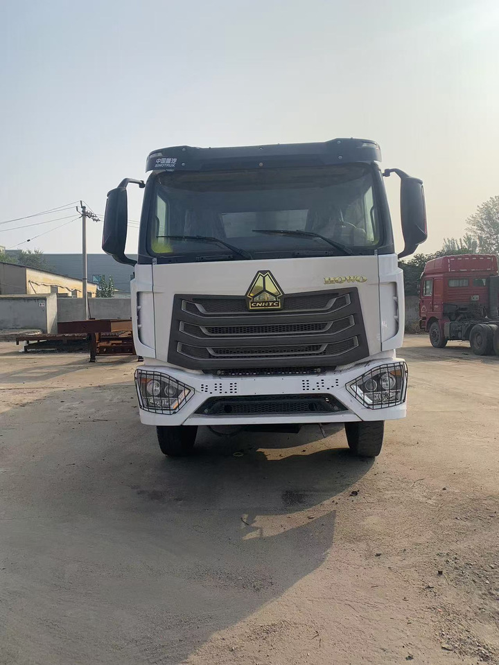 Howo 8x4 Tipper Truck Used Condition HOWO Dumper Truck Left Hand Drive - Camión volquete: foto 3 Howo 8x4 Tipper Truck Used Condition HOWO Dumper Truck Left Hand Drive - Camión volquete: foto 3