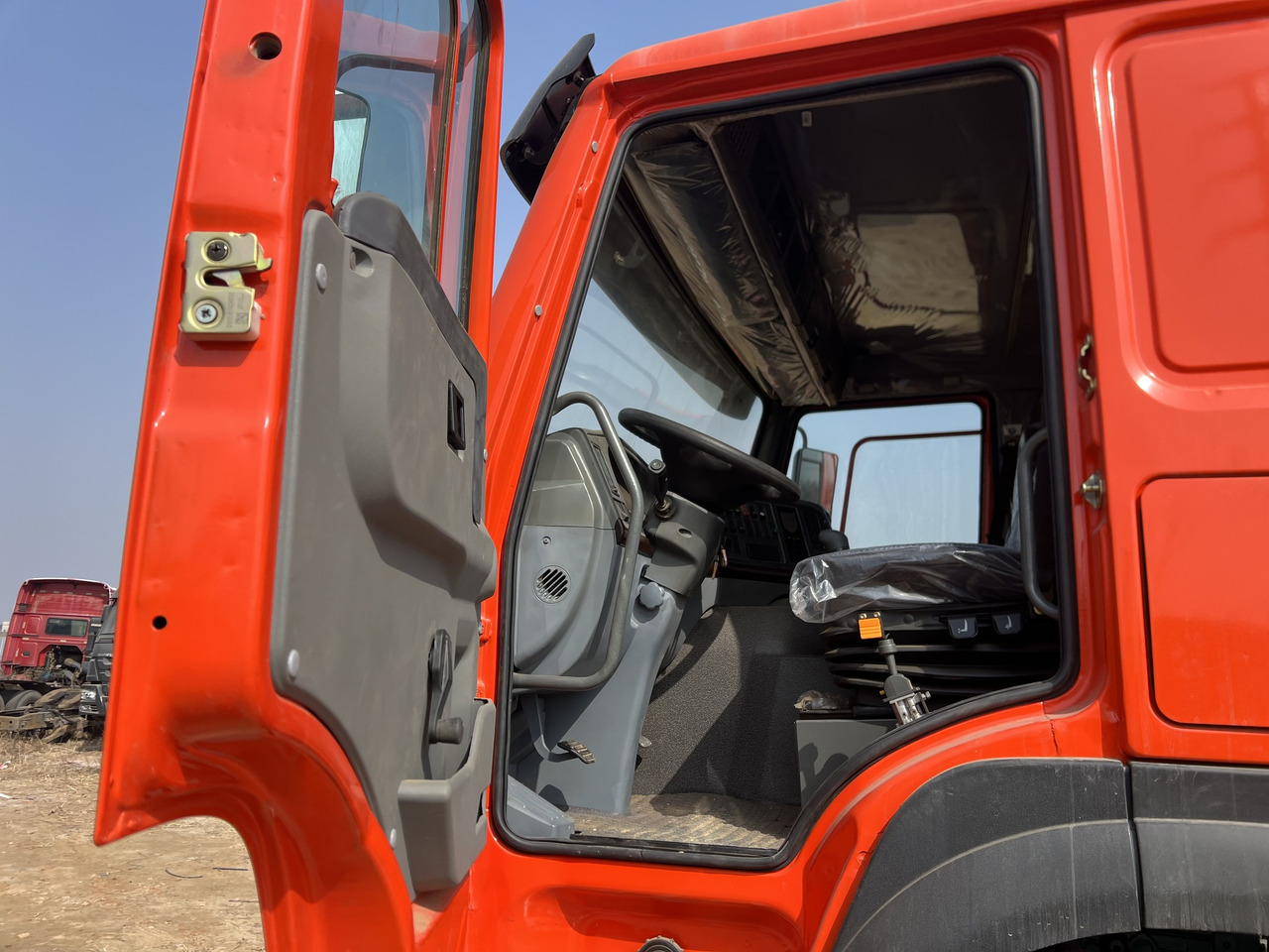 Howo Dumper Truck Secondhand 10-wheeler HOWO Mining Truck - Camión volquete: foto 4 Howo Dumper Truck Secondhand 10-wheeler HOWO Mining Truck - Camión volquete: foto 4