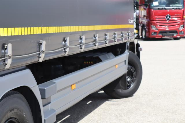 Mercedes-Benz Atego 1527 L - Camión lona: foto 5 Mercedes-Benz Atego 1527 L - Camión lona: foto 5