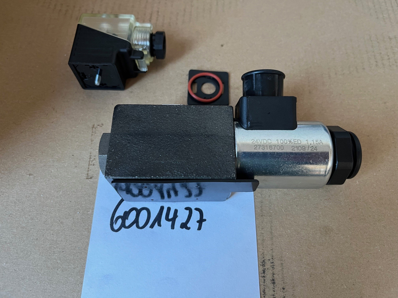 O&K Terex RH120 RH170 RH200 RH340 Valve 6001427 1467499 534-9304 Plate 6001750 4027321 535-2092 - Recambio para Excavadora: foto 1 O&K Terex RH120 RH170 RH200 RH340 Valve 6001427 1467499 534-9304 Plate 6001750 4027321 535-2092 - Recambio para Excavadora: foto 1