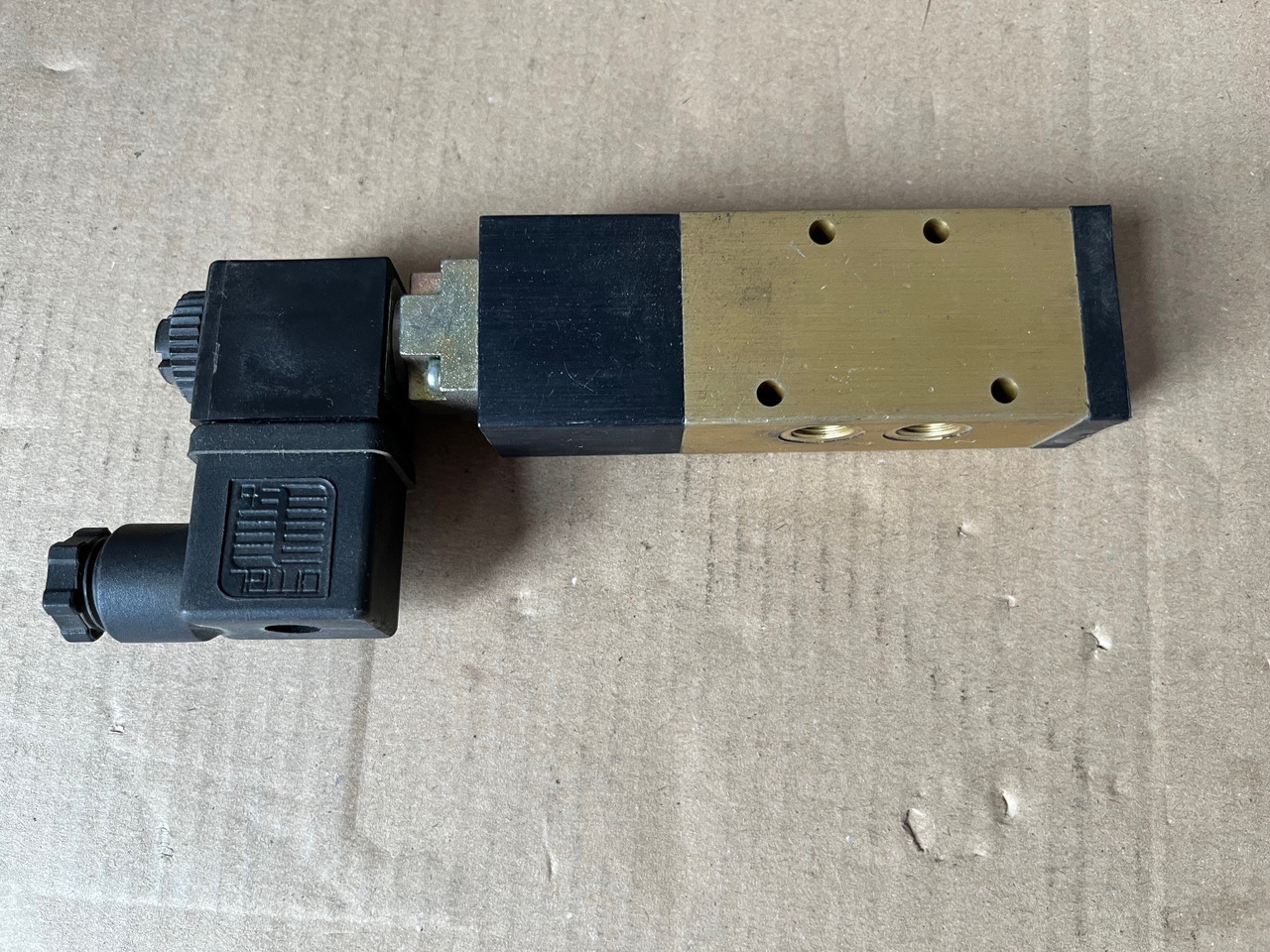 Pneumax Valve 468/1.52.01.1M2 - Recambio para Maquinaria de construcción: foto 2 Pneumax Valve 468/1.52.01.1M2 - Recambio para Maquinaria de construcción: foto 2