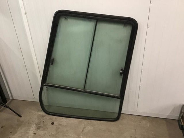 Liebherr A900B Li / A900C Li - Ventana y piezas: foto 4 Liebherr A900B Li / A900C Li - Ventana y piezas: foto 4