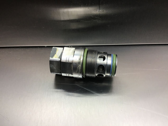 Liebherr Non-return Valve - Motor y piezas: foto 1 Liebherr Non-return Valve - Motor y piezas: foto 1