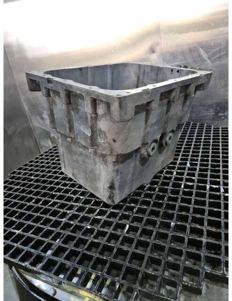 Liebherr Oil Sump - Cárter: foto 2 Liebherr Oil Sump - Cárter: foto 2