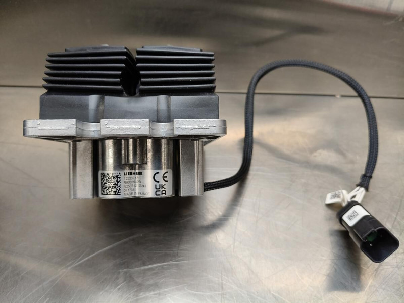 Liebherr R922 / R924 / R934 / R926 - Sistema eléctrico: foto 2 Liebherr R922 / R924 / R934 / R926 - Sistema eléctrico: foto 2