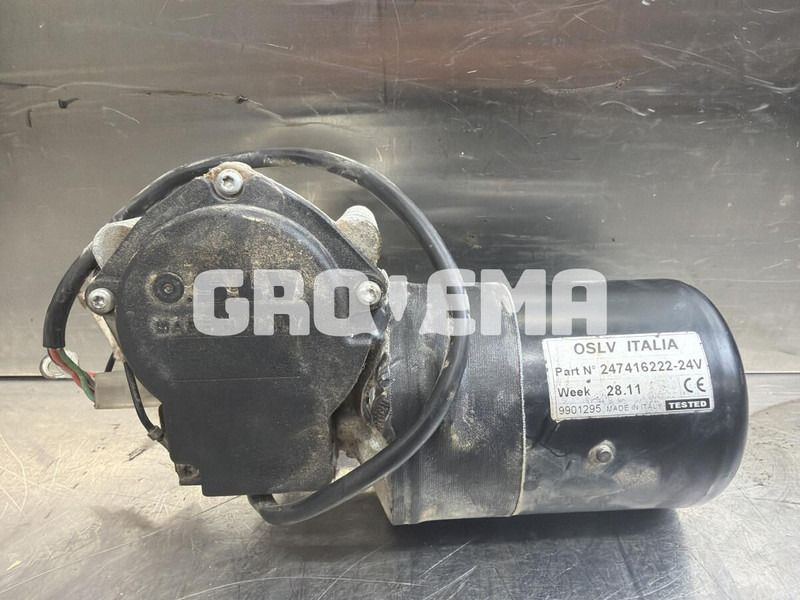 Liebherr R926 K-LC / R926 LC / R926 CL / R926 NLC / R926 SLC / R906 WLC / R906 C / R906 LC / R906 NLC / R916 LC / R916 NLC / R916 SLC / R - Limpiaparabrisas: foto 1 Liebherr R926 K-LC / R926 LC / R926 CL / R926 NLC / R926 SLC / R906 WLC / R906 C / R906 LC / R906 NLC / R916 LC / R916 NLC / R916 SLC / R - Limpiaparabrisas: foto 1