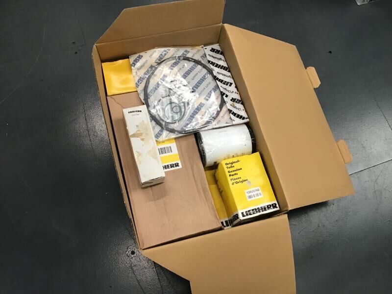 Liebherr Service Kit 500 hours R906/R916/R926 - Recambio: foto 2 Liebherr Service Kit 500 hours R906/R916/R926 - Recambio: foto 2
