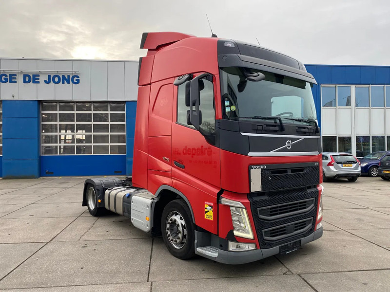 Volvo FH 13.420 Globetrotter / Mega / 2x Tank - Cabeza tractora: foto 3 Volvo FH 13.420 Globetrotter / Mega / 2x Tank - Cabeza tractora: foto 3