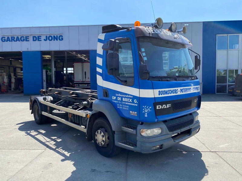 DAF LF 55.220 / Cable System / Manual / Euro 3 - Camión con equipo de cable: foto 3 DAF LF 55.220 / Cable System / Manual / Euro 3 - Camión con equipo de cable: foto 3