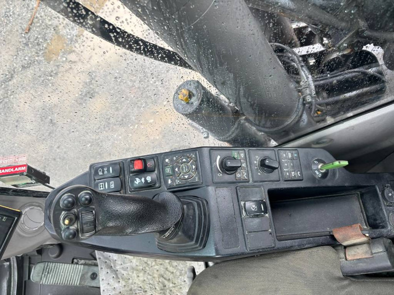 Excavadora de cadenas Volvo EW 220 E TUNNEL: foto 20