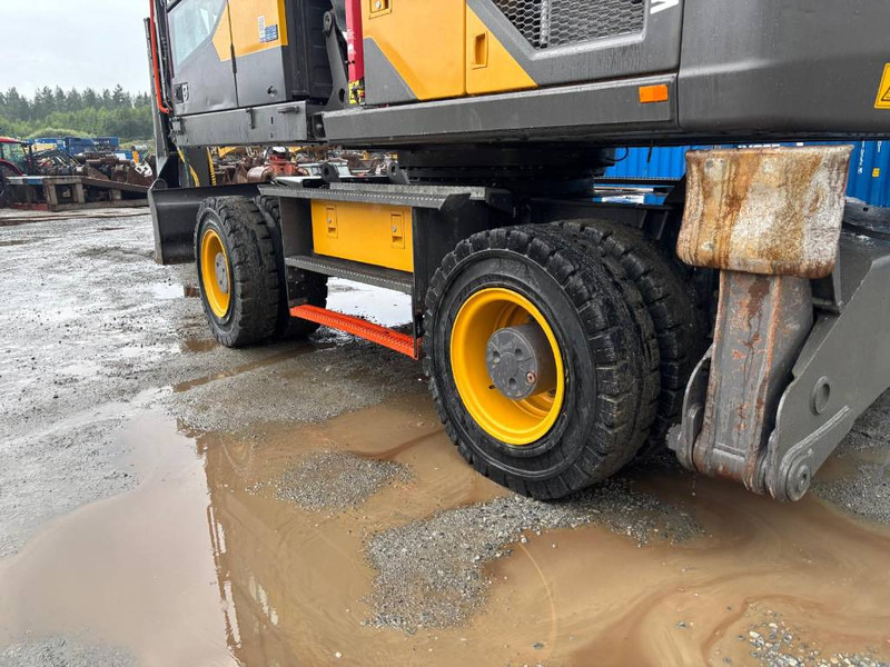 Excavadora de cadenas Volvo EW 220 E TUNNEL: foto 16