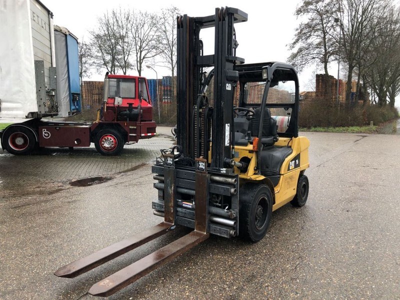 Caterpillar GP35N - Carretilla elevadora de gas: foto 4 Caterpillar GP35N - Carretilla elevadora de gas: foto 4