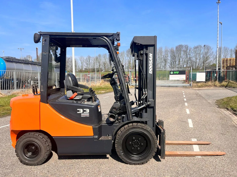 Doosan D33S- 7 - Carretilla elevadora diésel: foto 1 Doosan D33S- 7 - Carretilla elevadora diésel: foto 1