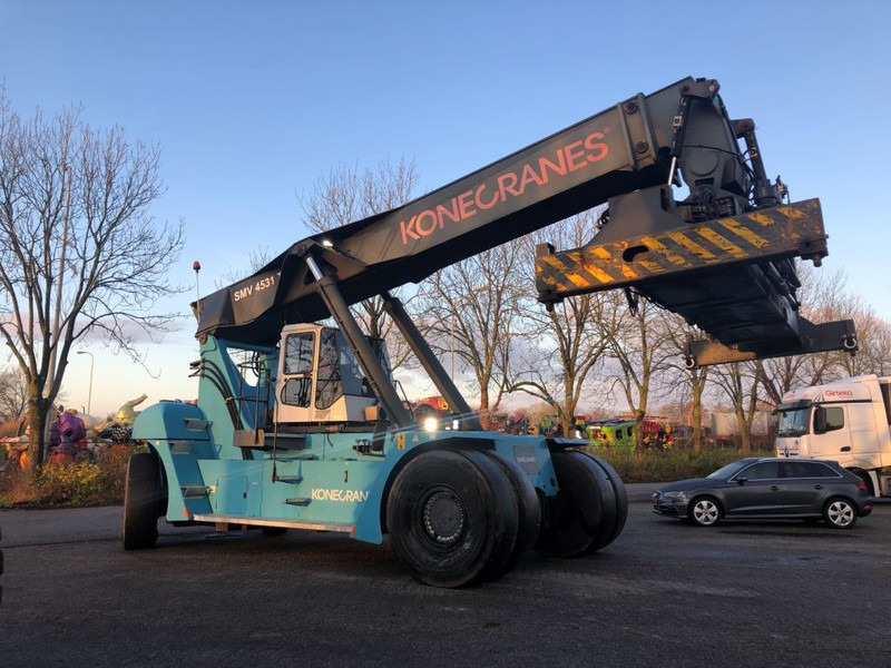 KONECRANES SMV4531 TB5 - Reach stacker: foto 2 KONECRANES SMV4531 TB5 - Reach stacker: foto 2