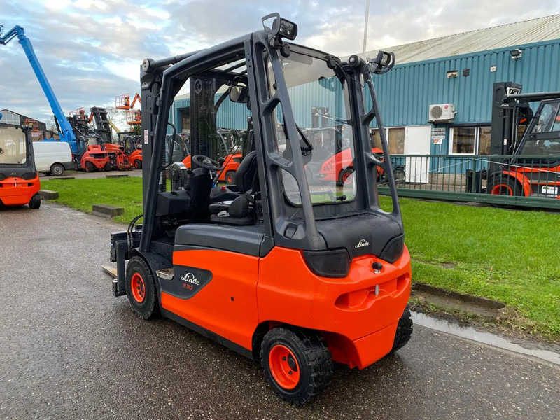 Linde E30L-01 - Carretilla elevadora eléctrica: foto 5 Linde E30L-01 - Carretilla elevadora eléctrica: foto 5