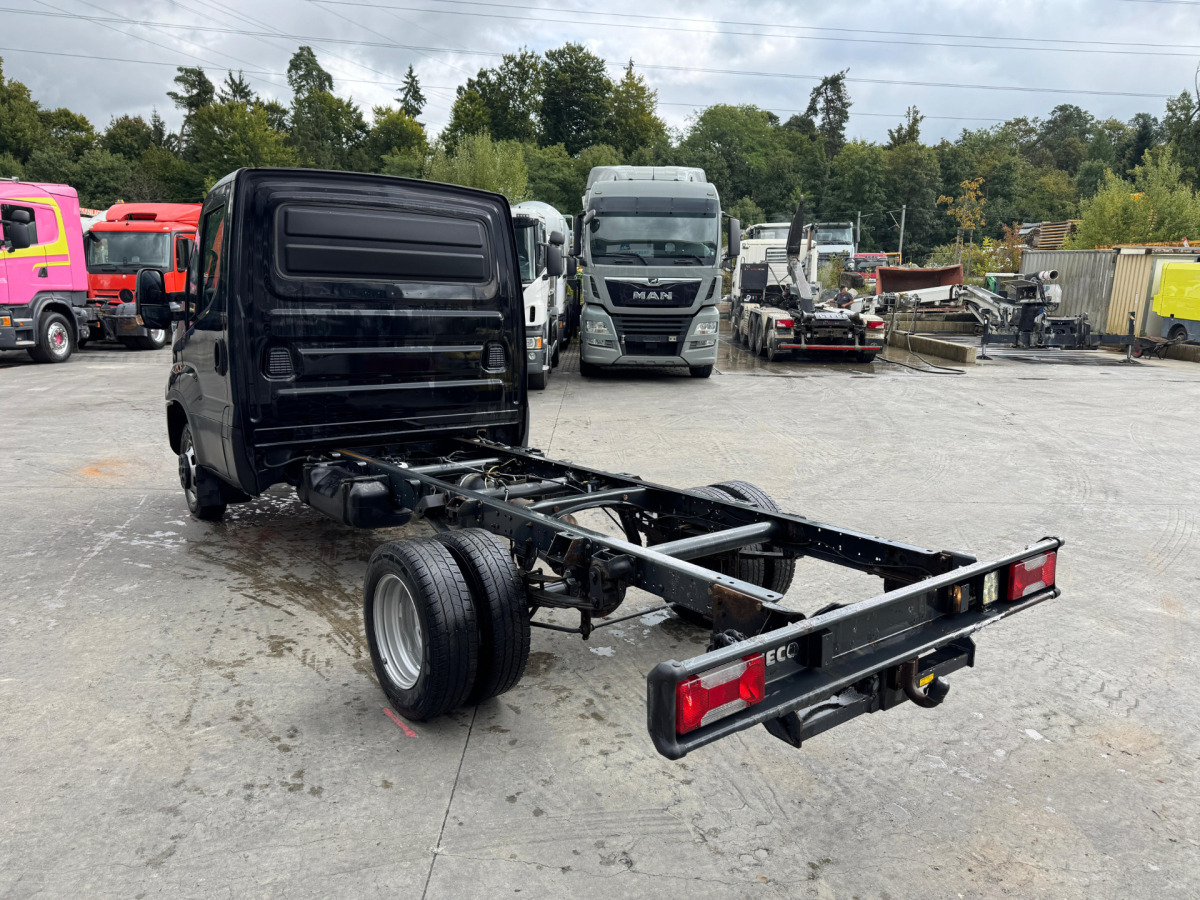 IVECO 35C21 Daily - Camión chasis: foto 5 IVECO 35C21 Daily - Camión chasis: foto 5